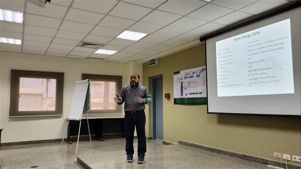 جانب من محاضرة خلال