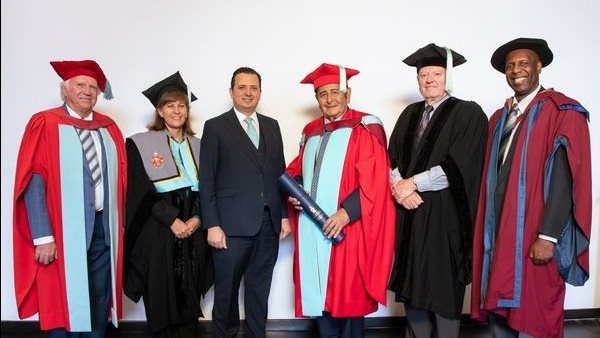 الدكتوراه الفخرية