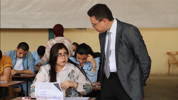 امتحانات الفصل الدراسي