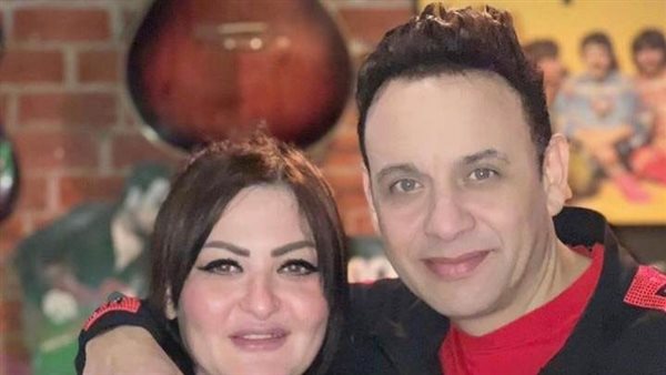 مصطفى قمر وزوجته