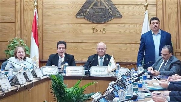 مجلس جامعة بنها