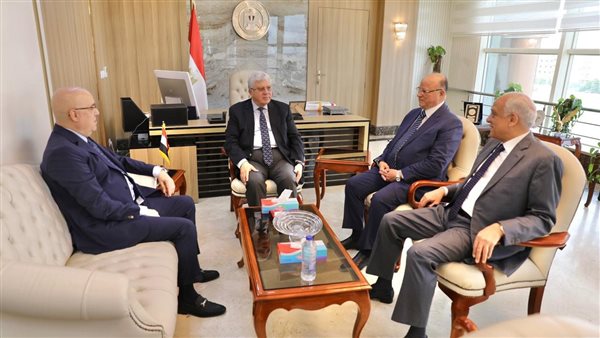 اجتماع وزير التعليم