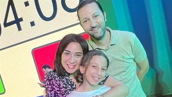 أسما شريف منير وابنتها