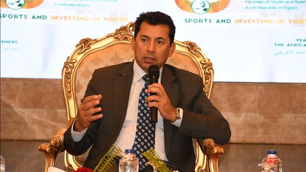 وزير الشباب والرياضة