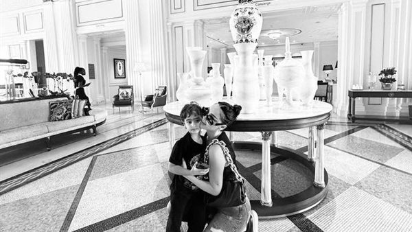 بسمة بوسيل وابنتها