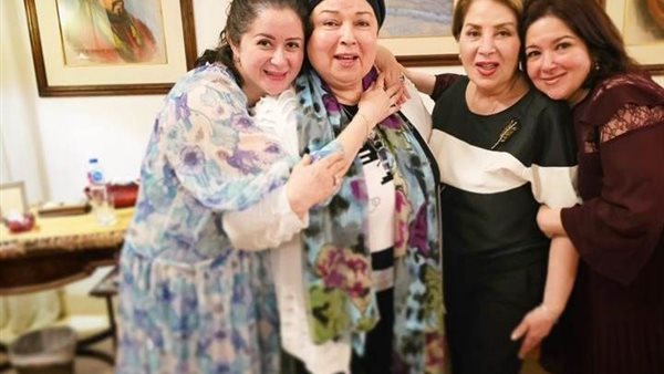 مي نور الشريف وعائلتها