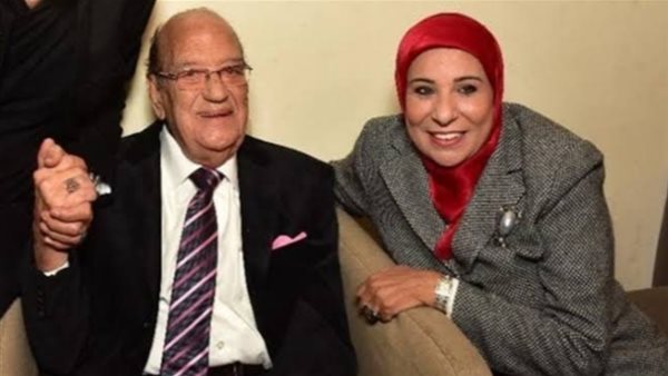 حسن حسني وزوجته _