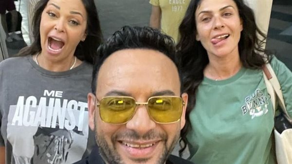 مصطفى قمر وبطلات