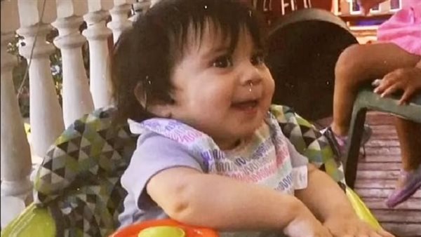 أم تترك طفلتها الرضيعة