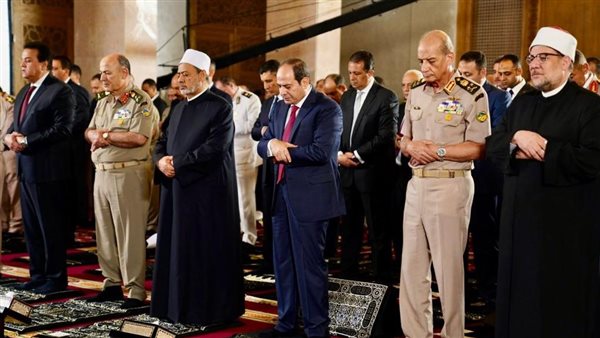 الرئيس السيسي يؤدي