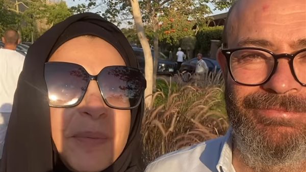 منال سلامة وزوجها