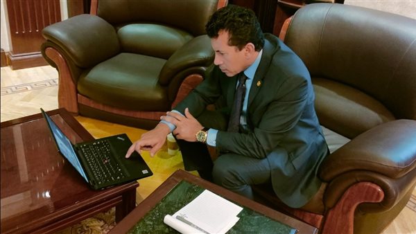 وزير الشباب والرياضة