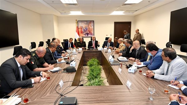 وزير الإسكان ورئيسا