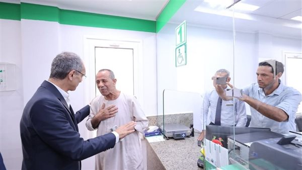 وزير الاتصالات وتكنولوجيا