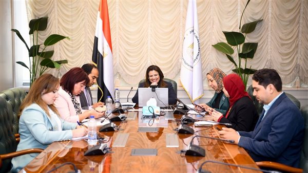 وزيرة الهجرة 