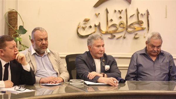   الأحزاب تفتح النار