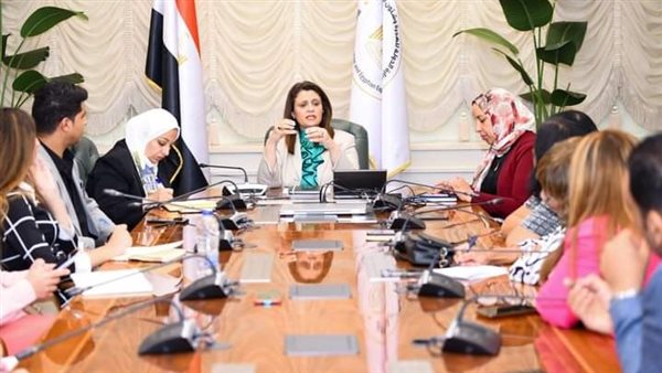 وزيرة الهجرة 