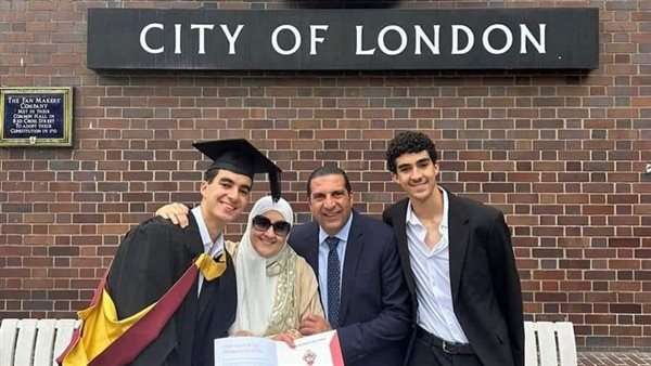 الداعية عمرو خالد