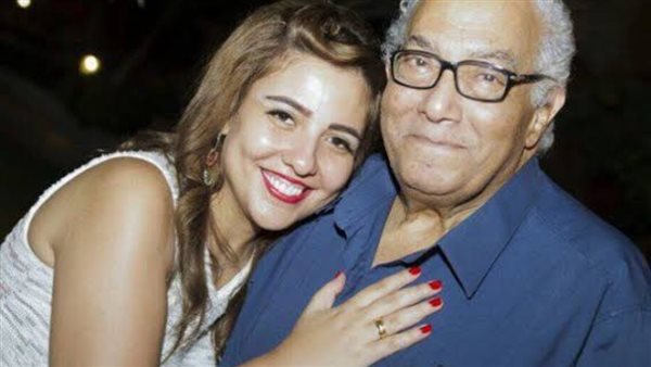 مي كساب ووالدها _