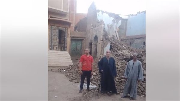 المنزل المنهار