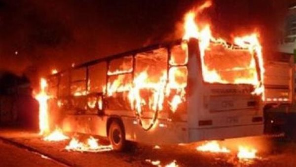 حريق أتوبيس - أرشيفية