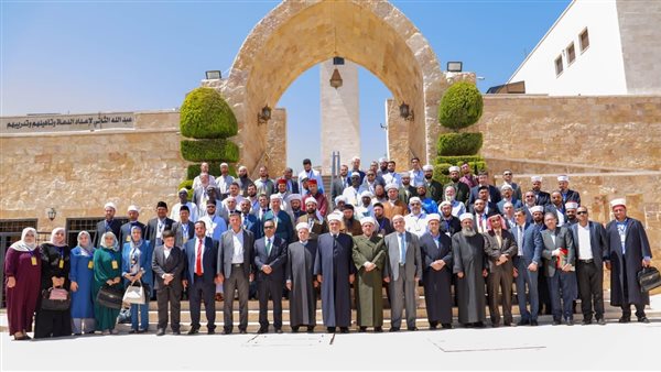 الأردن تكرم أئمة