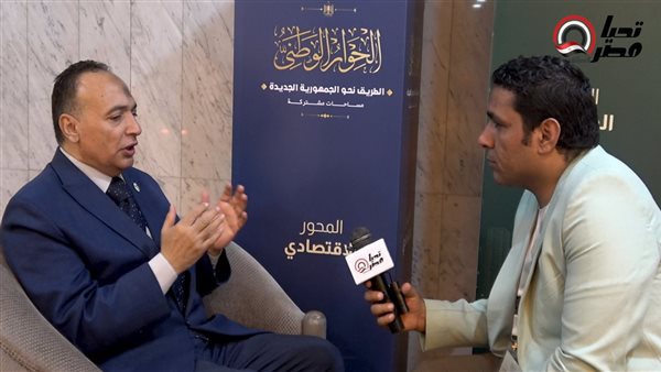 طارق درويش خلال لقاء