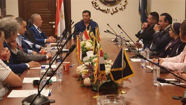 لقاء طارق نصير بوفد