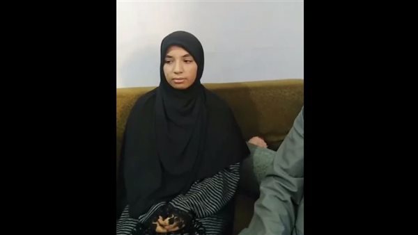 الطالبة إسلام 