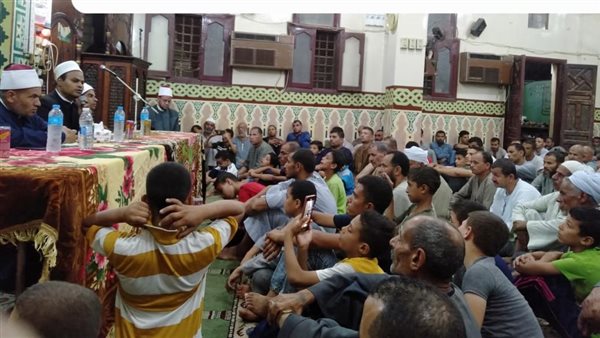 جانب من ندوات آداب