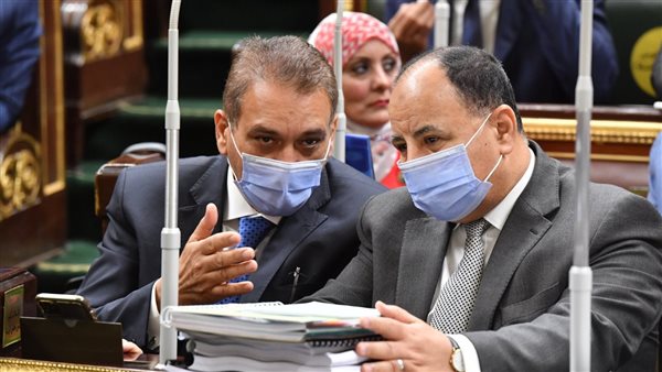 ممثلى الحكومة أمام