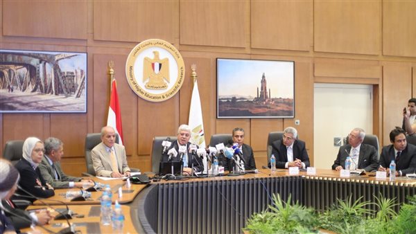 وزير التعليم العالى