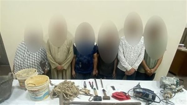 عصابة تنقيب عن آثار