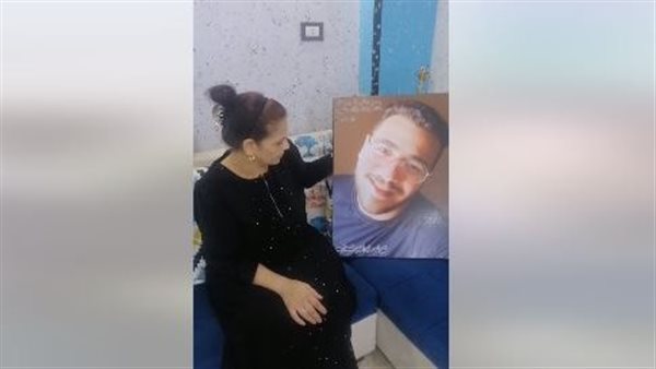 والدة كيرلس