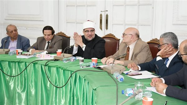 وزير الأوقاف يترأس