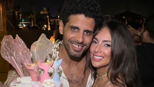 حمدي المرغني وزوجته