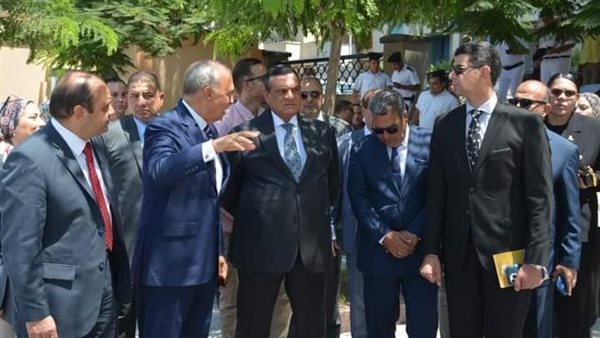 وزير التنمية المحلية