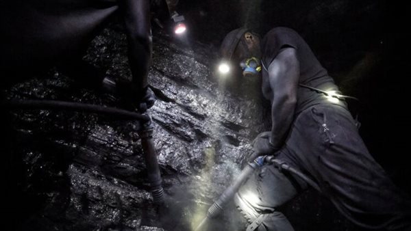 أحد العمال فى منجم