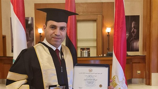 النائب عمرو درويش