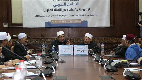 وزير الأوقاف أثناء