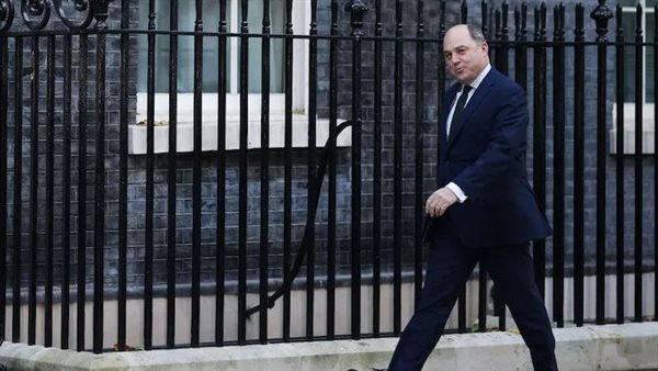 وزير الدفاع البريطاني