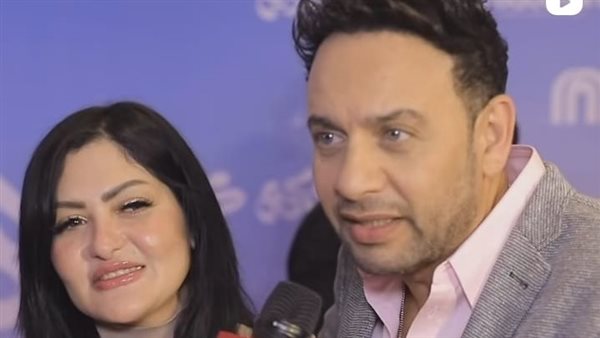 مصطفى قمر وزوجته