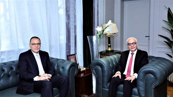 وزير التعليم ومحافظ