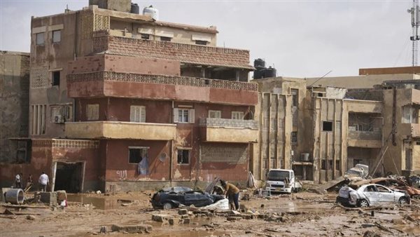 آثار الفيضانات بليبيا