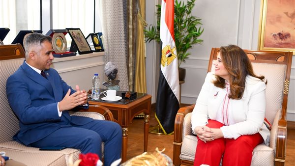 وزيرة الهجرة والنائب