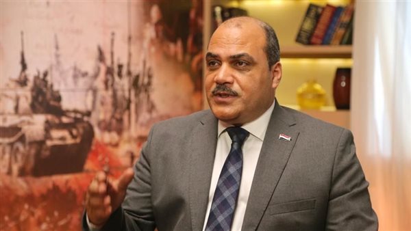 الكاتب الصحفي محمد