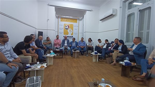 فريد زهران يتشاور