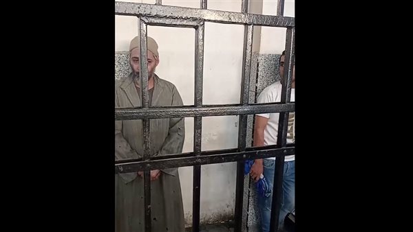 الاب المتهم 