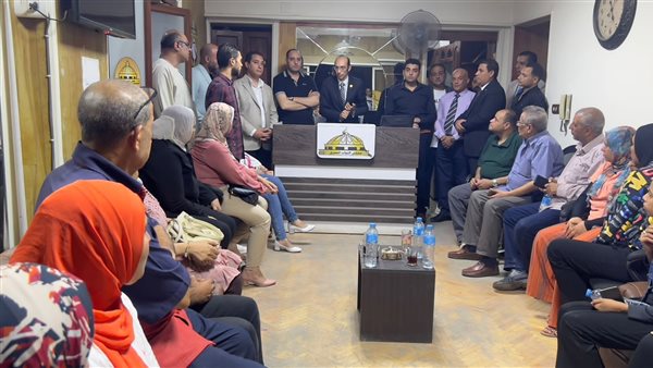 النائب محمد عبدالعزيز