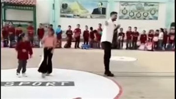 مدرسة تستقبل طلابها